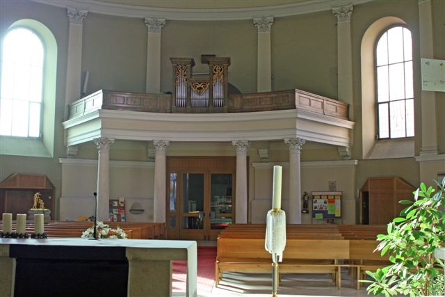 Kirchenraum vor der Renovierung, Blick zum Chor. © Felix Mayer